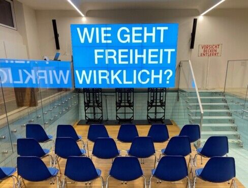 Lehrschwimmbecken im Freischwimmer Das Lehrschwimmbecken